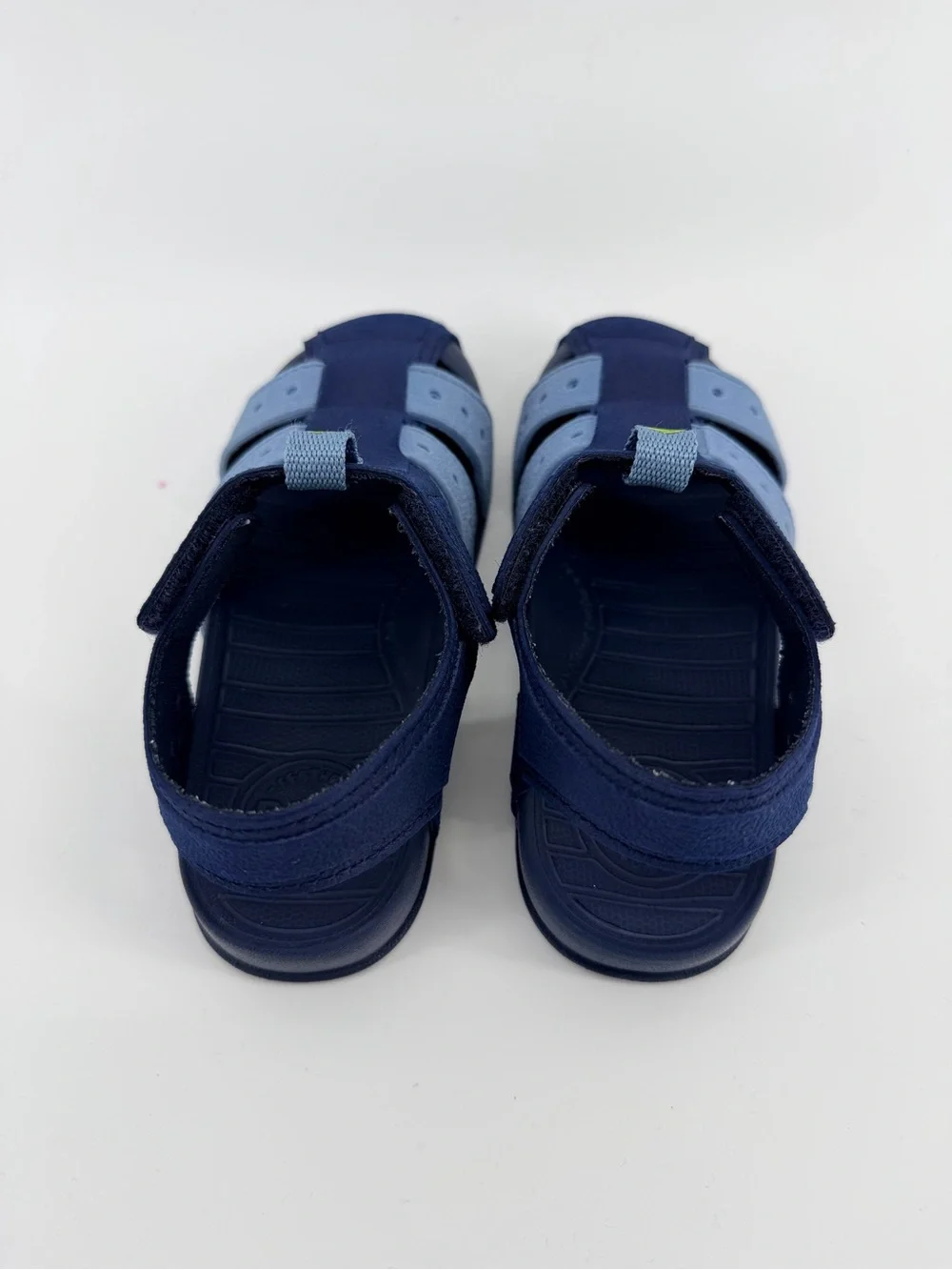 NWOT Reef Kids Navy and Light Blue Water Fisherman Closed-Toe Sport Sandals